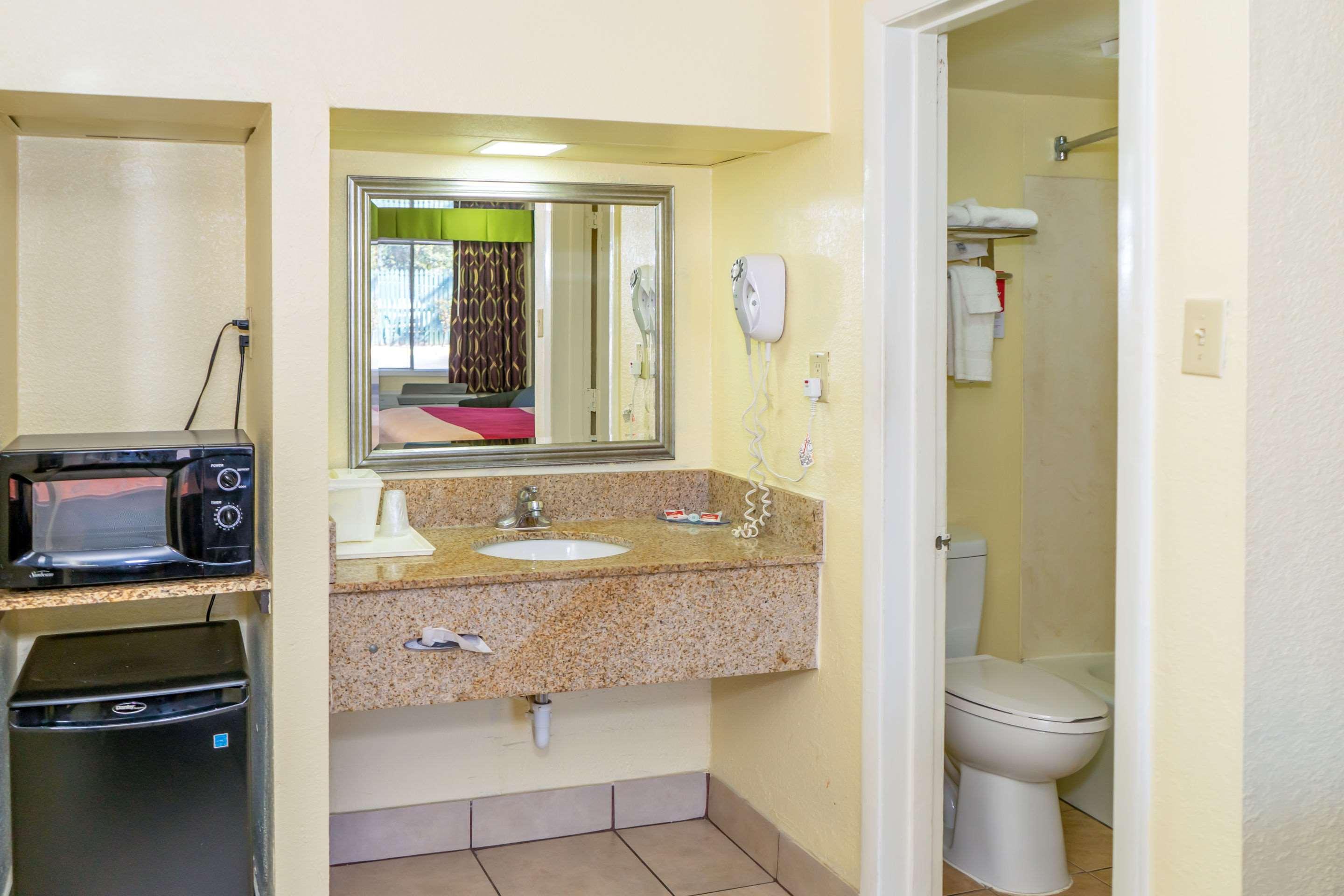 Econo Lodge Weldon - Roanoke Rapids Exteriér fotografie