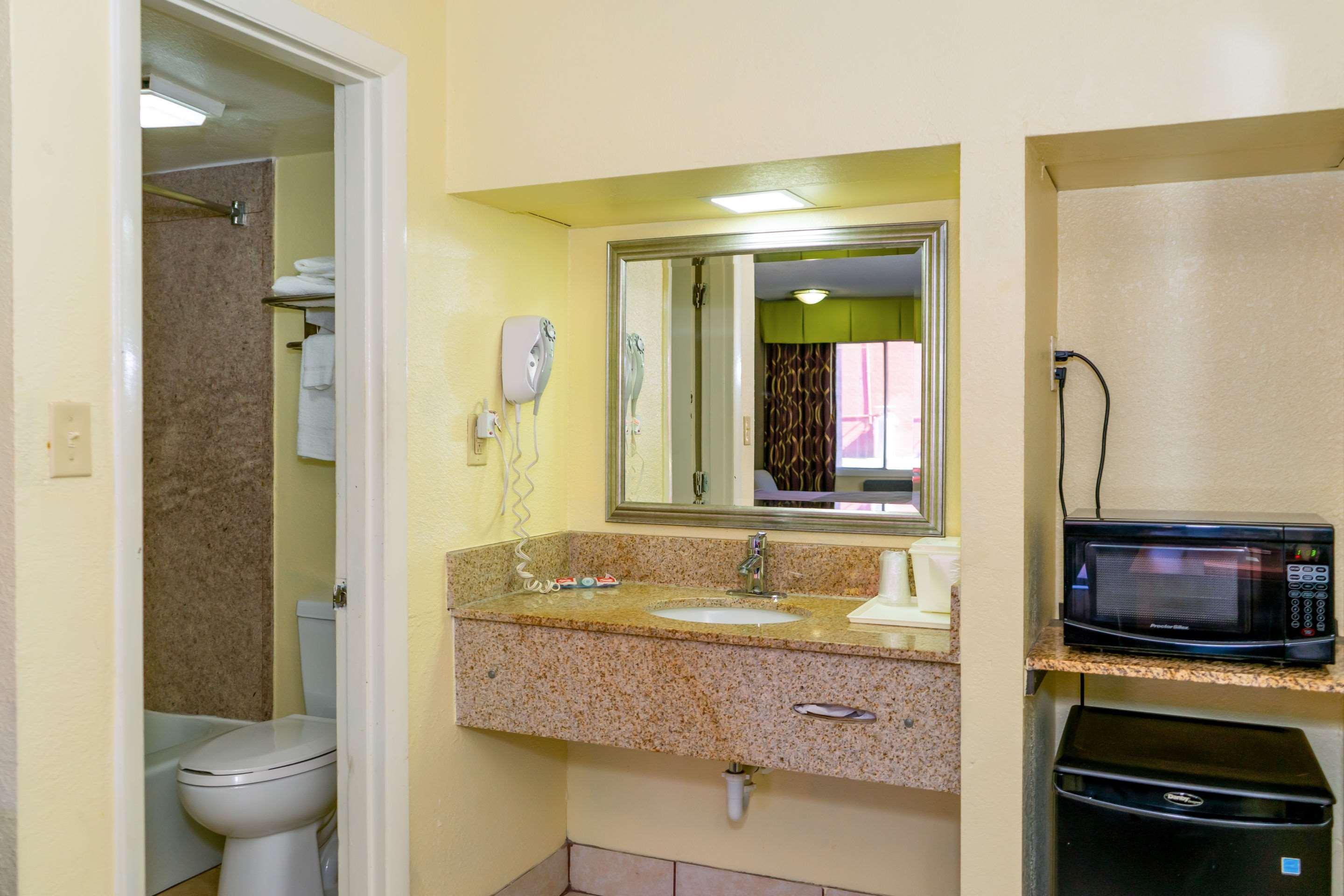 Econo Lodge Weldon - Roanoke Rapids Exteriér fotografie